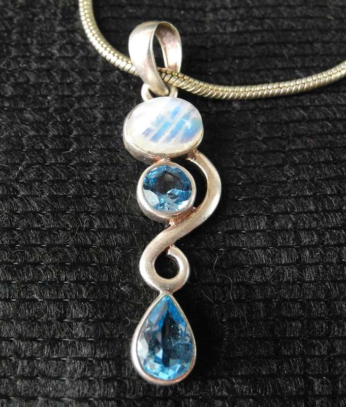 Vintage Sterling Silver Pendant & Necklace
