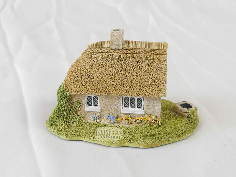 Lilliput Lane "Daisy Cottage" Handmade Miniature (1991, Cumbria, UK)