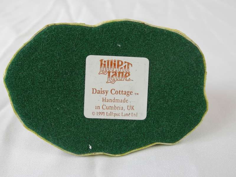 Lilliput Lane "Daisy Cottage" Handmade Miniature (1991, Cumbria, UK)