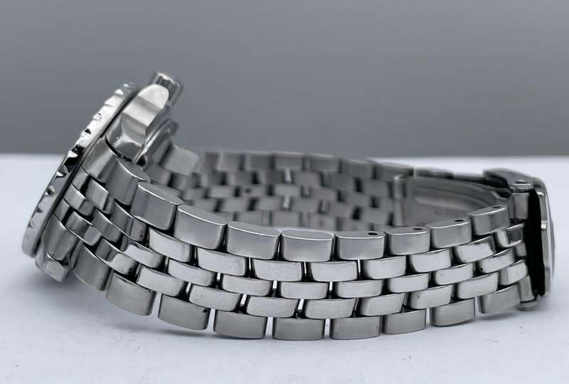 Tag Heuer Professional 200m