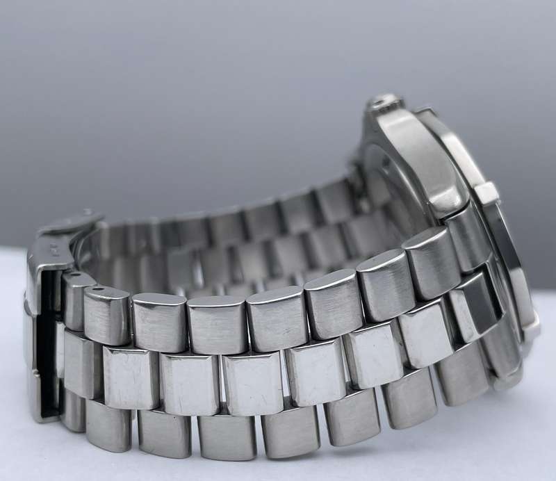 Tag Heuer Professional 2000
