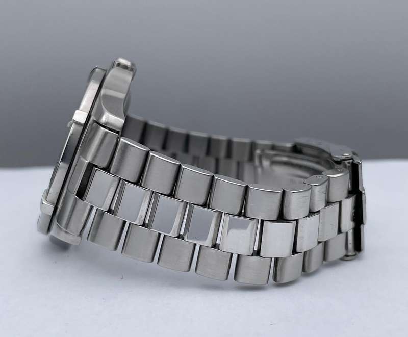 Tag Heuer Professional 2000