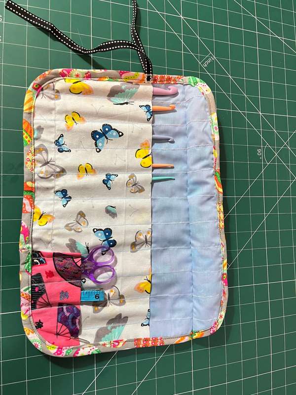 Handmade Roll-Up Crochet Needle Bag with 5 Crochet Hooks, Scissors & Measuring Tape (25cm x 35cm)