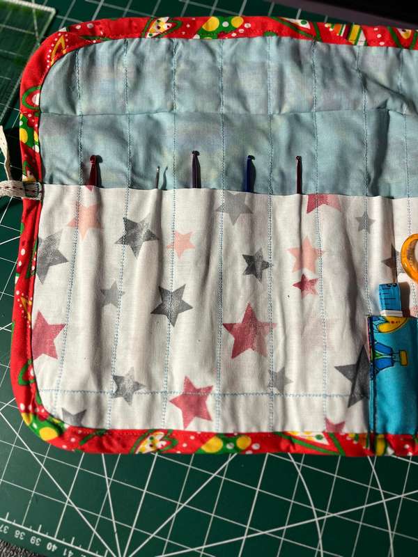 Handmade Roll-Up Crochet Needle Bag with 5 Crochet Hooks, Scissors & Measuring Tape (25cm x 35cm)