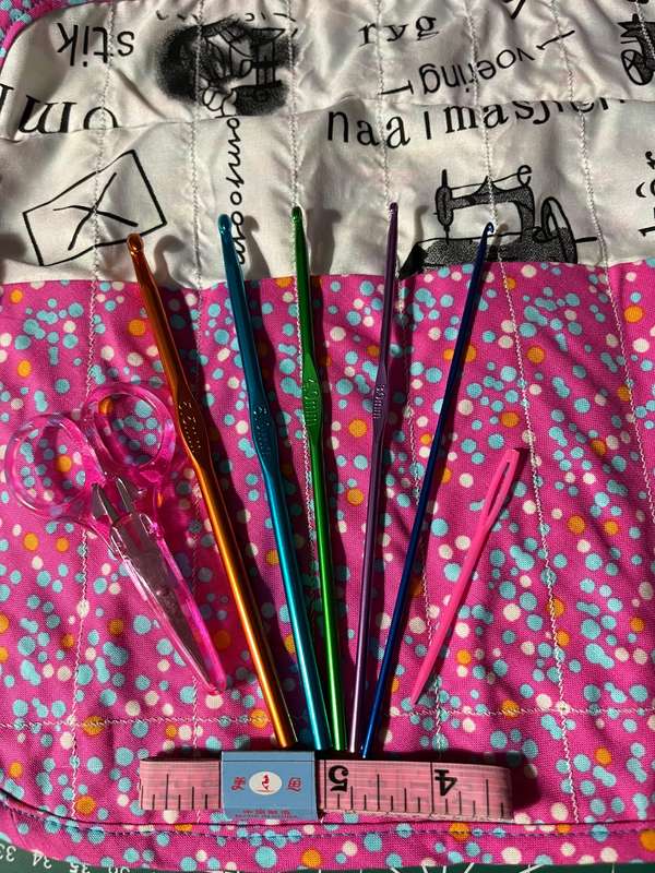 Handmade Roll-Up Crochet Needle Bag with 5 Crochet Hooks, Scissors & Measuring Tape (25cm x 35cm)