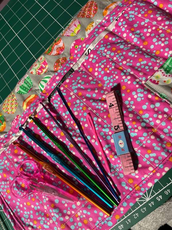Handmade Roll-Up Crochet Needle Bag with 5 Crochet Hooks, Scissors & Measuring Tape (25cm x 35cm)