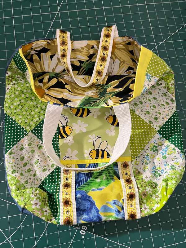 Handmade Detailed One-of-a-kind, Elegant, Multifunctional, Colourful bag. +|- 33cm X 40cm