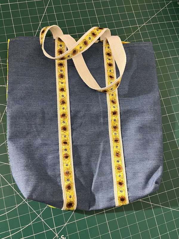 Handmade Detailed One-of-a-kind, Elegant, Multifunctional, Colourful bag. +|- 33cm X 40cm