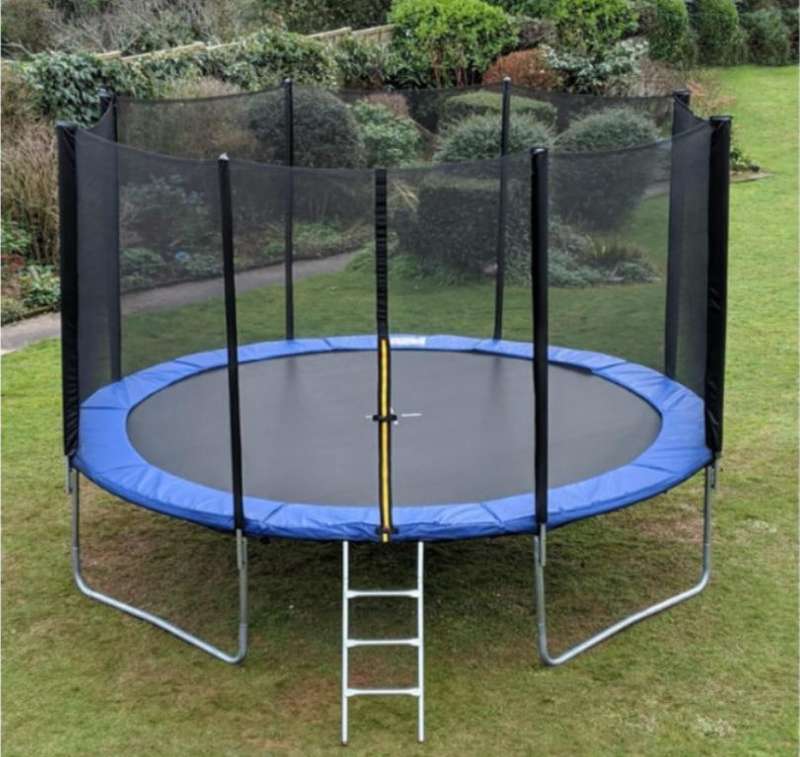 Outdoor Enclosed Net Trampoline - 2700 cm