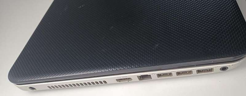 Dell VOSTRO 2521 Complete case bottom , top bezel with touch pad , excellent condition