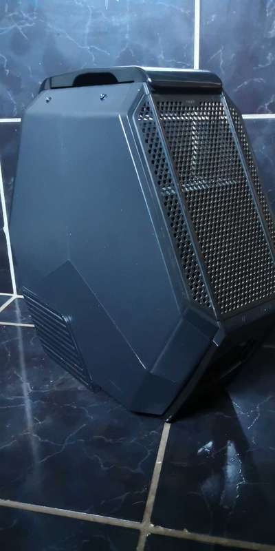 Haxagon m-atx case