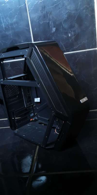Haxagon m-atx case