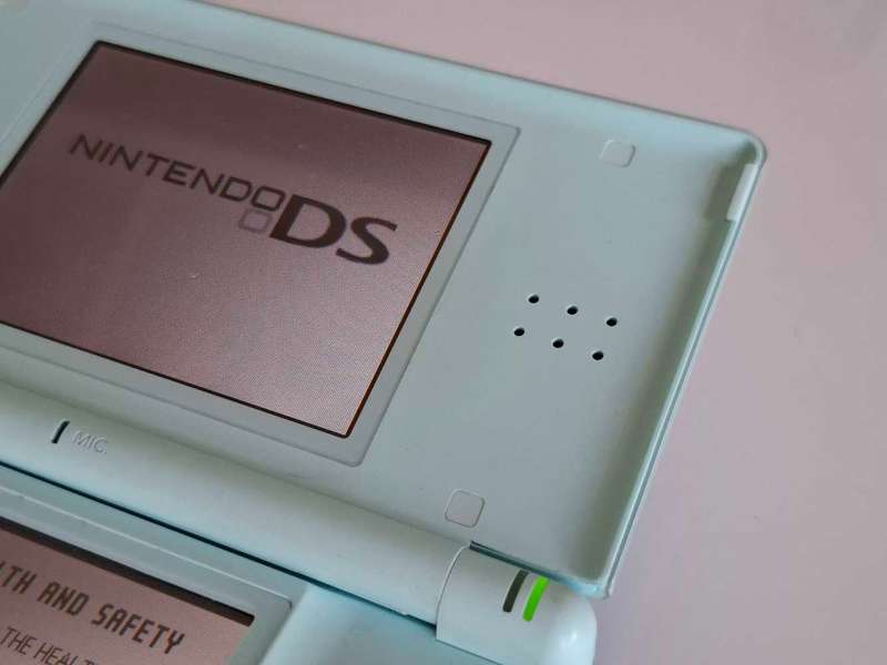 Nintendo Ds Lite Console +USB Charger