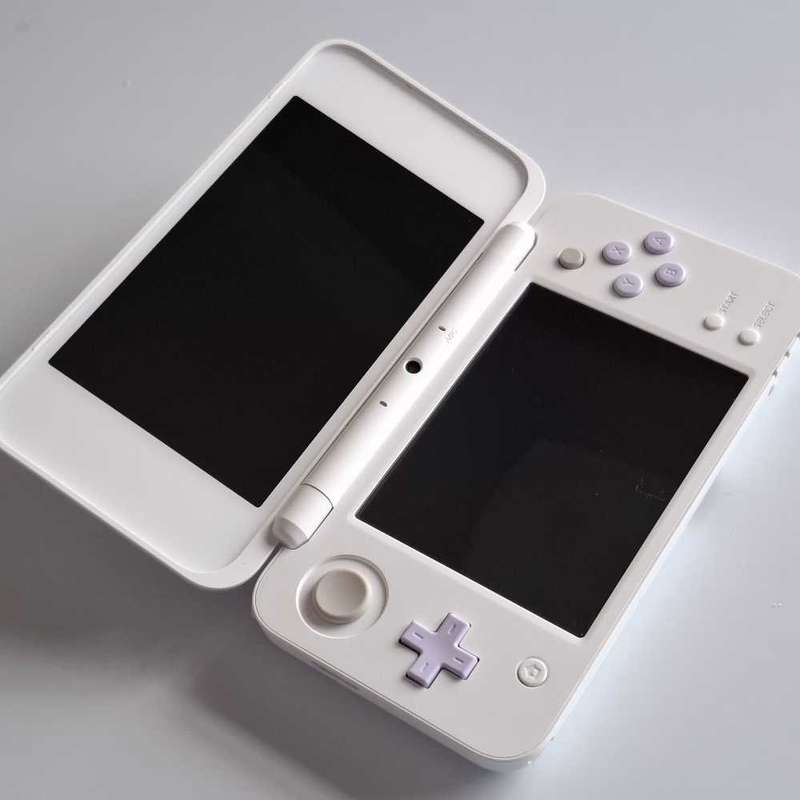 "New" Nintendo 2Ds XL Console