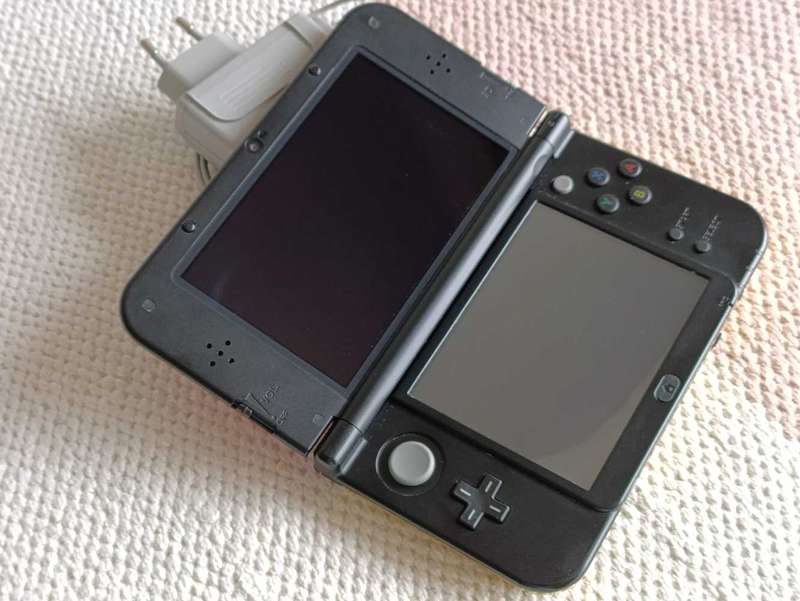 'New' Nintendo 3DS XL Console - Samus (Metroid) Limited Edition