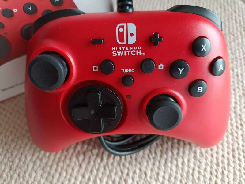 Nintendo Switch Horipad Wired Controller +Box and Manual