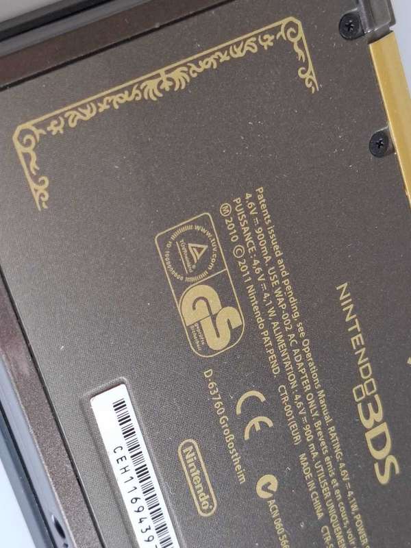 Nintendo 3Ds Console +Charger