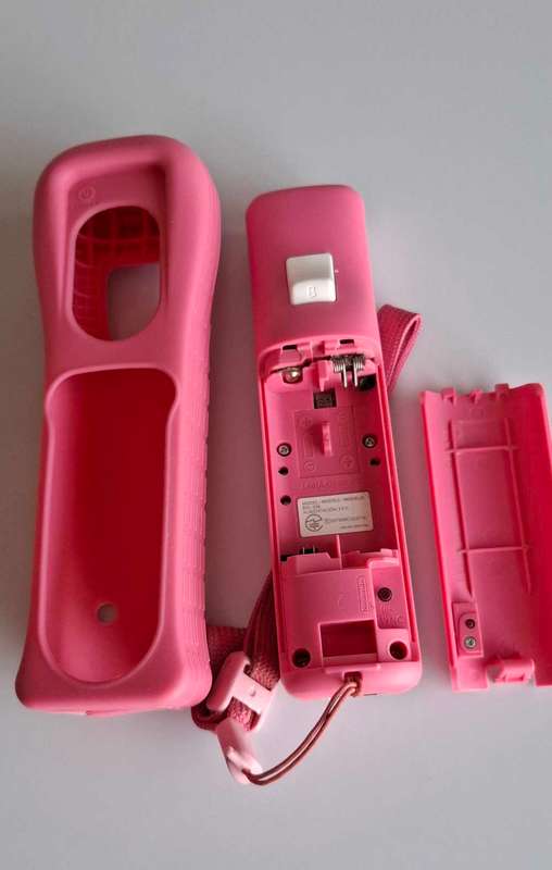 Wii Remote  Plus Princess Peach Edition