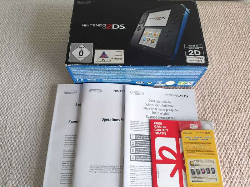Nintendo 2DS console +Box + Original Stylus