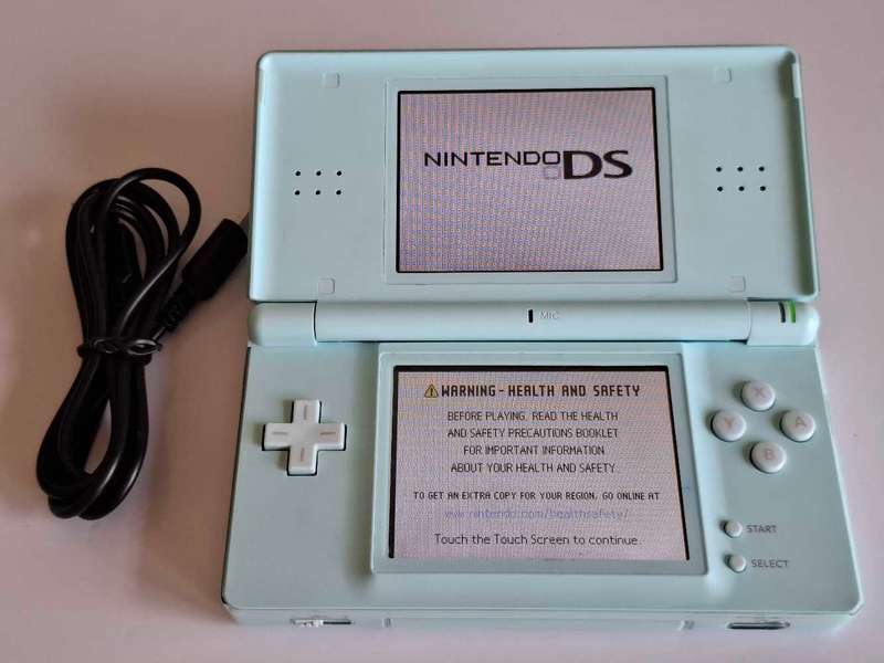 Nintendo Ds Lite Console +USB Charger