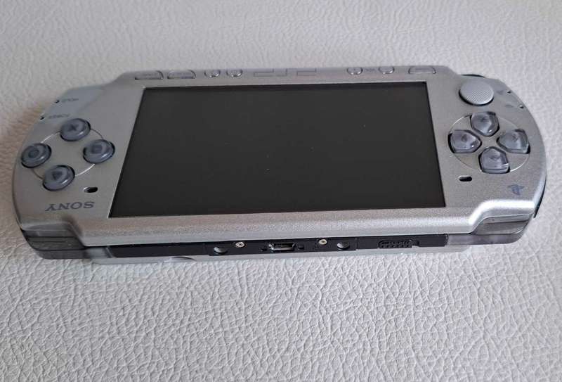 Psp Final Fantasy Edition with Final Fantasy Crisis Core VII