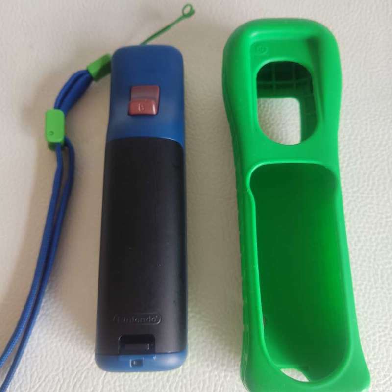Wii  Remote Plus Controller Luigi       Edition