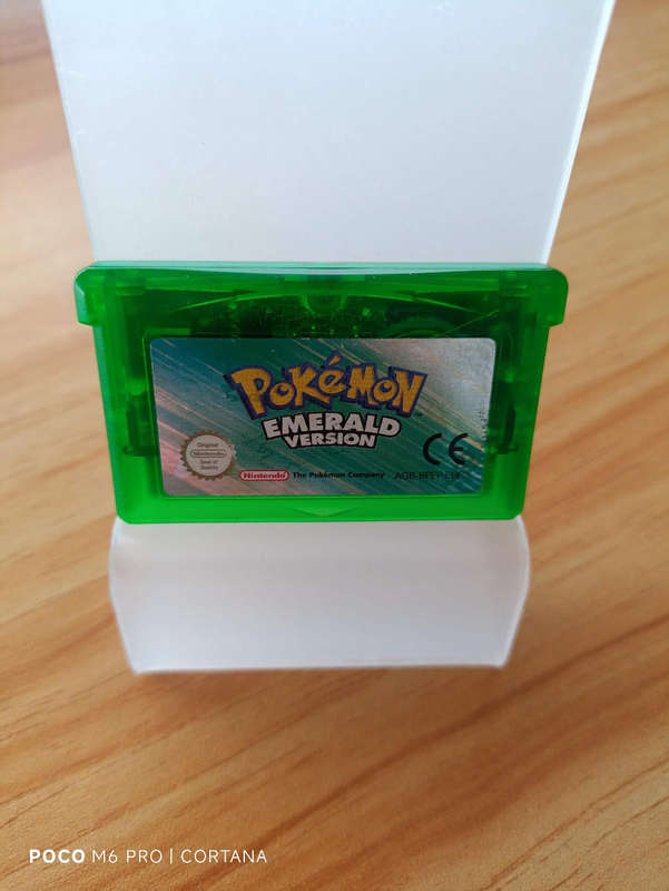 Pokémon Emerald Version Gameboy Gba