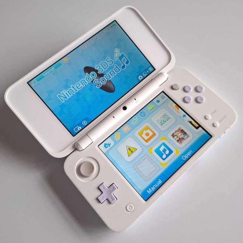 "New" Nintendo 2Ds XL Console