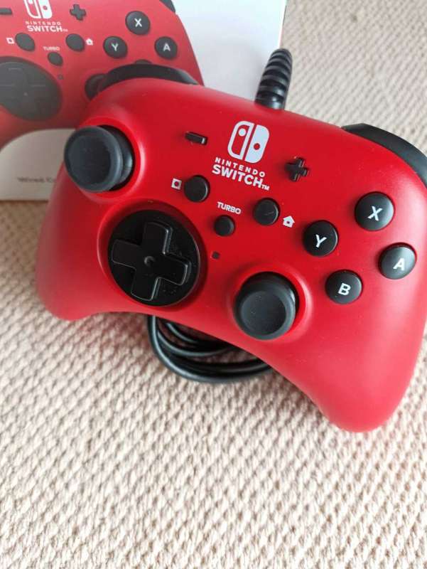 Nintendo Switch Horipad Wired Controller +Box and Manual