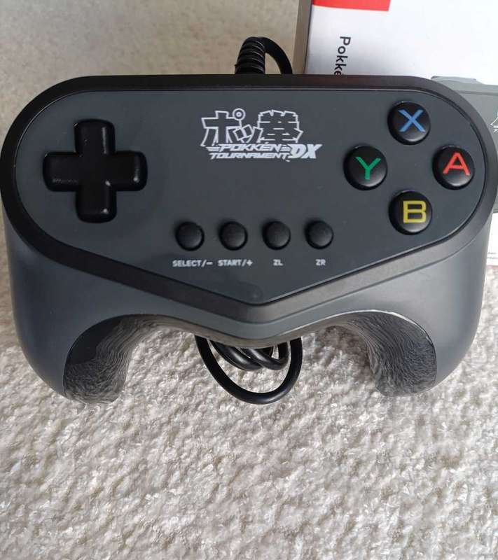 Pokken Tournament DX Nintendo Switch Game +Controller