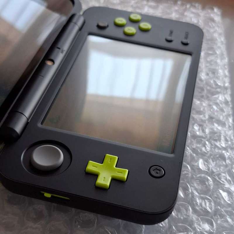 "New" Nintendo 2Ds XL Console