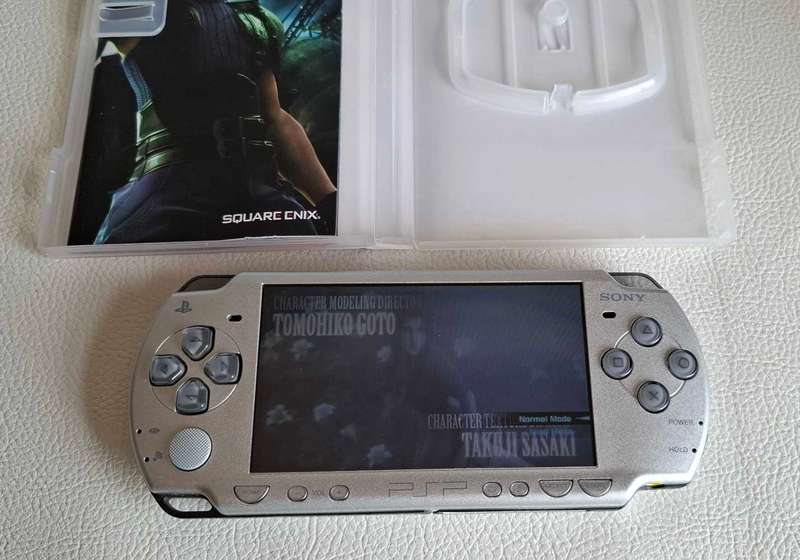 Psp Final Fantasy Edition with Final Fantasy Crisis Core VII