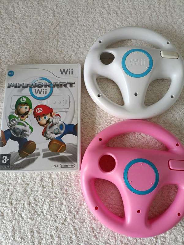 Mario Kart Nintendo Wii +Steering Wheels
