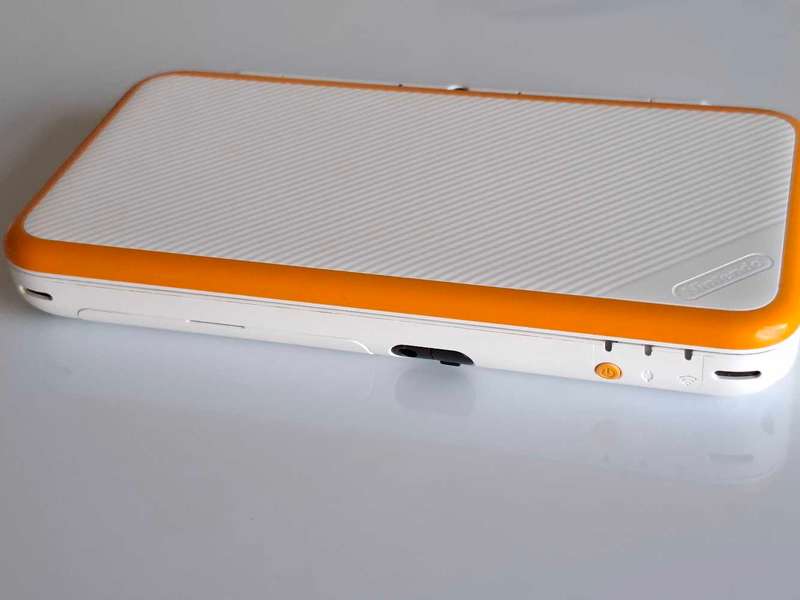 "New" Nintendo 2DS XL