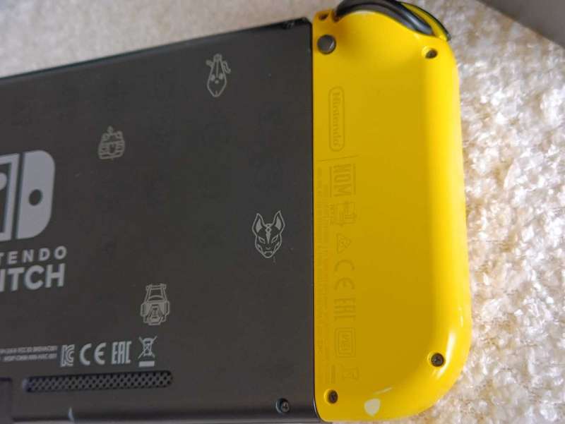 Nintendo Switch Fortnite Edition Console +Protective Carry Case