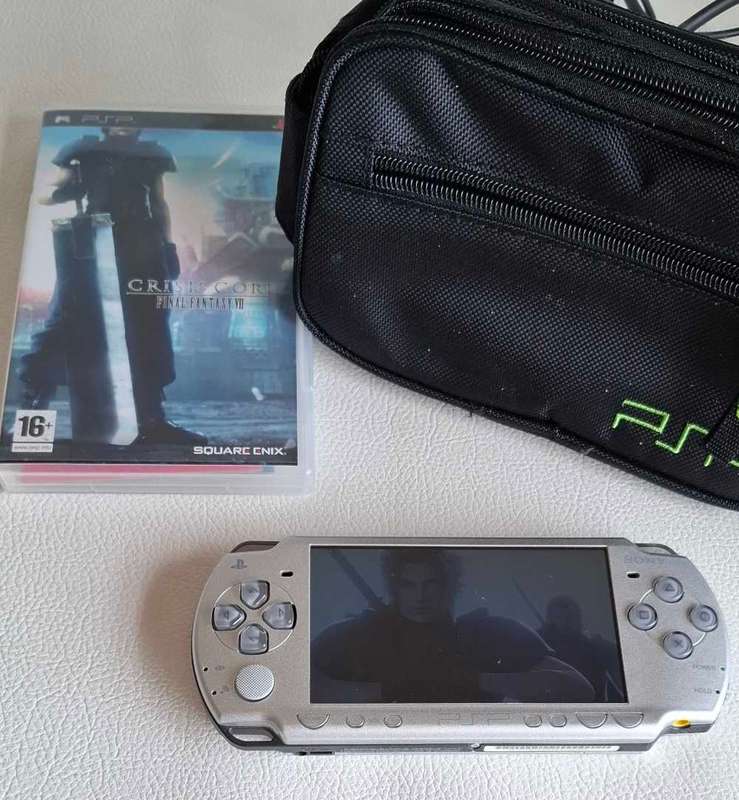 Psp Final Fantasy Edition with Final Fantasy Crisis Core VII