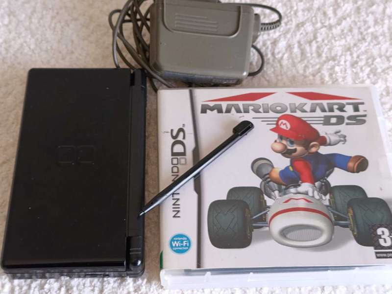 Nintendo Ds lite Console +MarioKart