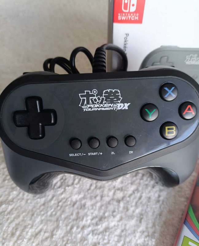 Pokken Tournament DX Nintendo Switch Game +Controller