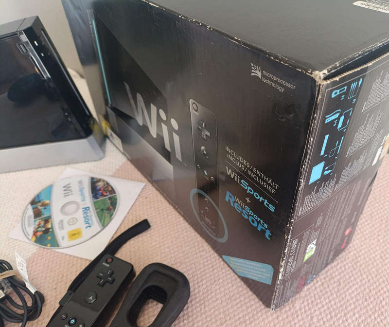Nintendo Wii Console With Wii Sports And Wii Sports Resort