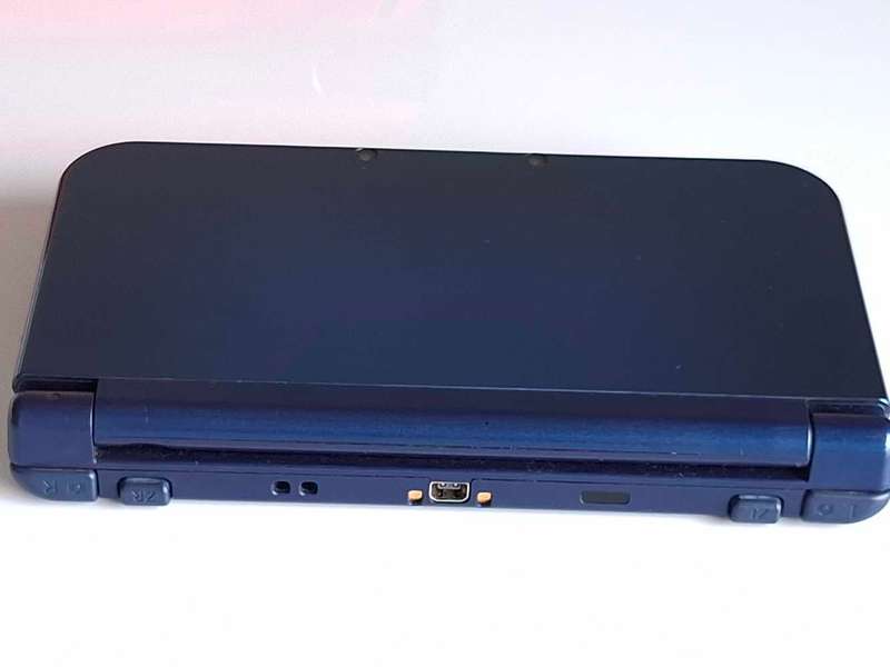 "New" Nintendo 3ds Xl Console +Charger