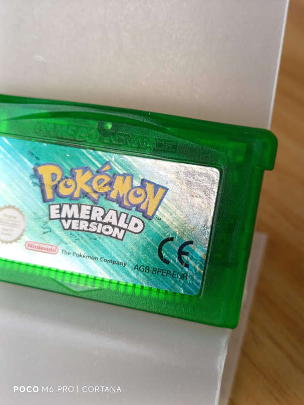 Pokémon Emerald Version Gameboy Gba