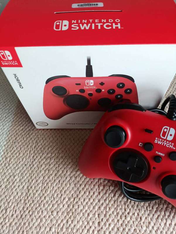 Nintendo Switch Horipad Wired Controller +Box and Manual