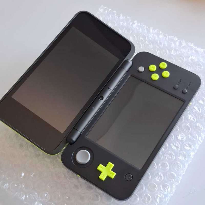"New" Nintendo 2Ds XL Console