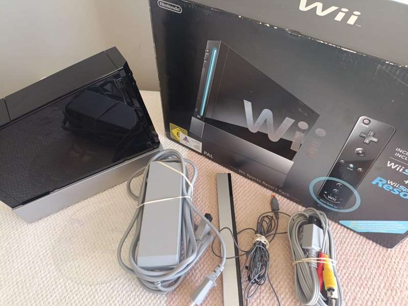 Nintendo Wii Console With Wii Sports And Wii Sports Resort