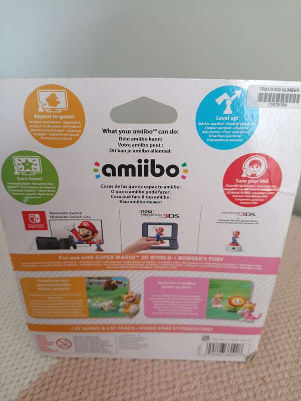 Cat Mario & Cat Peach Amiibo