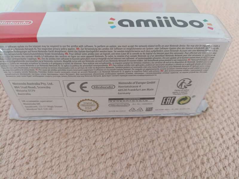 Cat Mario & Cat Peach Amiibo