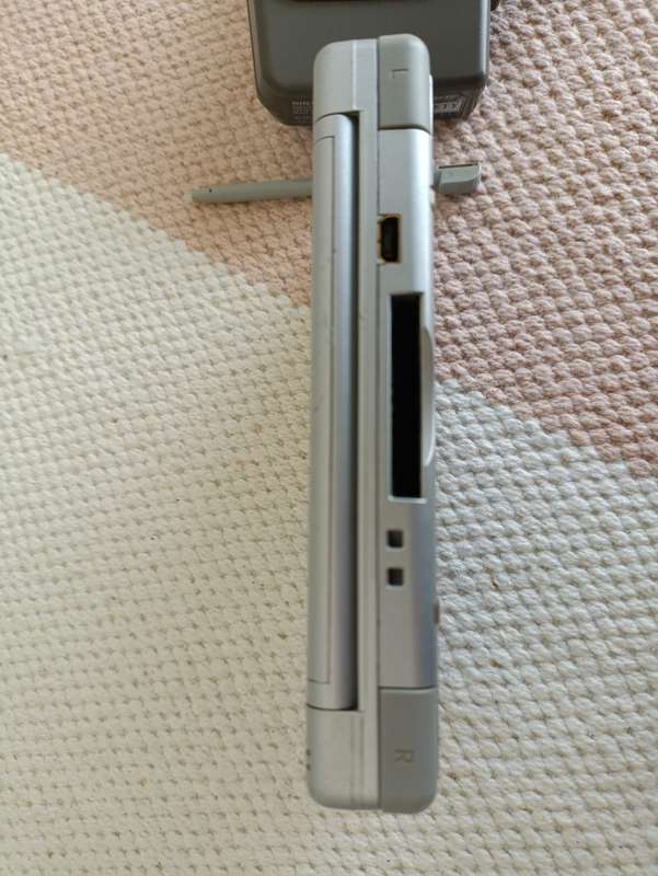 Nintendo Ds Lite +Original Charger and Stylus