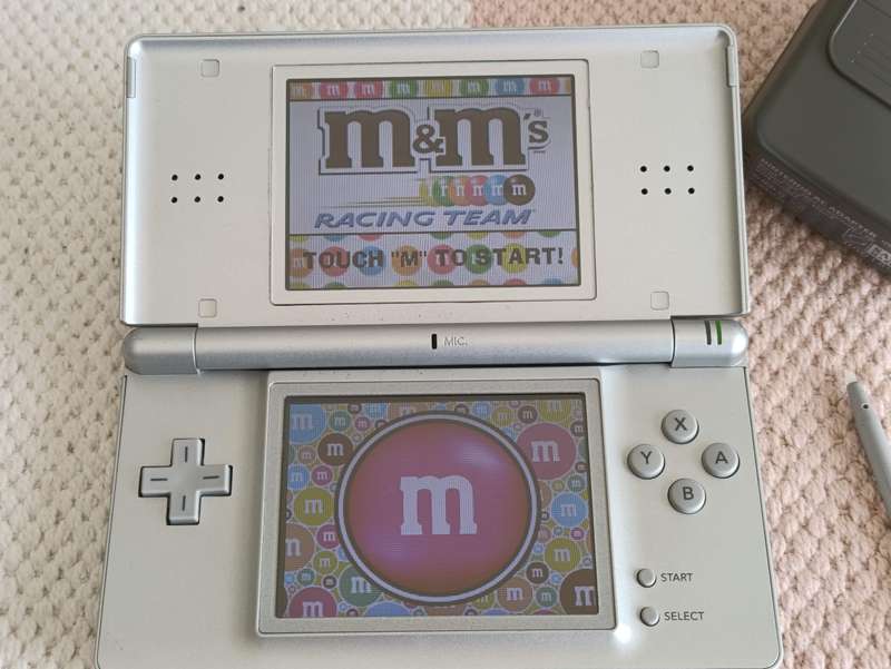 Nintendo Ds Lite +Original Charger and Stylus