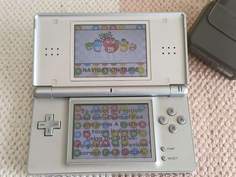 Nintendo Ds Lite +Original Charger and Stylus