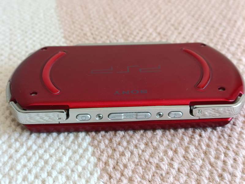 Psp Go Console +Original Charger